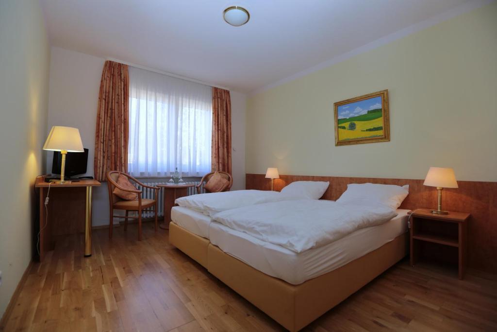 Hotel Am Rossberg 알텐아 외부 사진